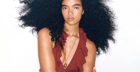 Extensiile de păr acasă – 5 sfaturi de la un hairstylist pentru a evita greșelile