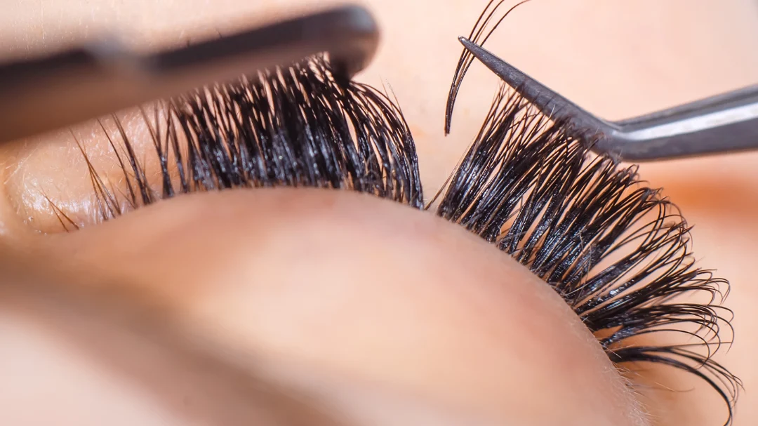 Un robot iti aplica genele false in 50 de minute. Reactia expertilor e transanta