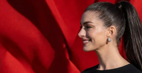 Faceliftul gratuit al lui Anne Hathaway a devenit viral. Avertismentul expertilor pentru tine