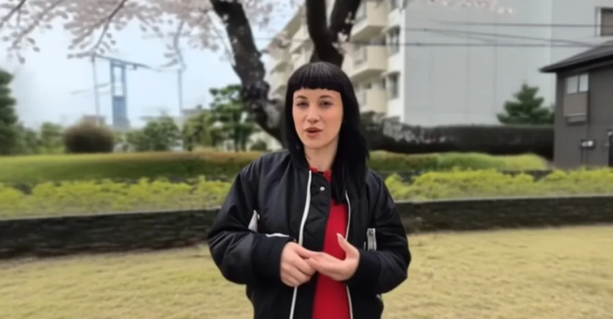 O româncă acuzată de hărțuire olfactivă în Japonia din cauza unui deodorant