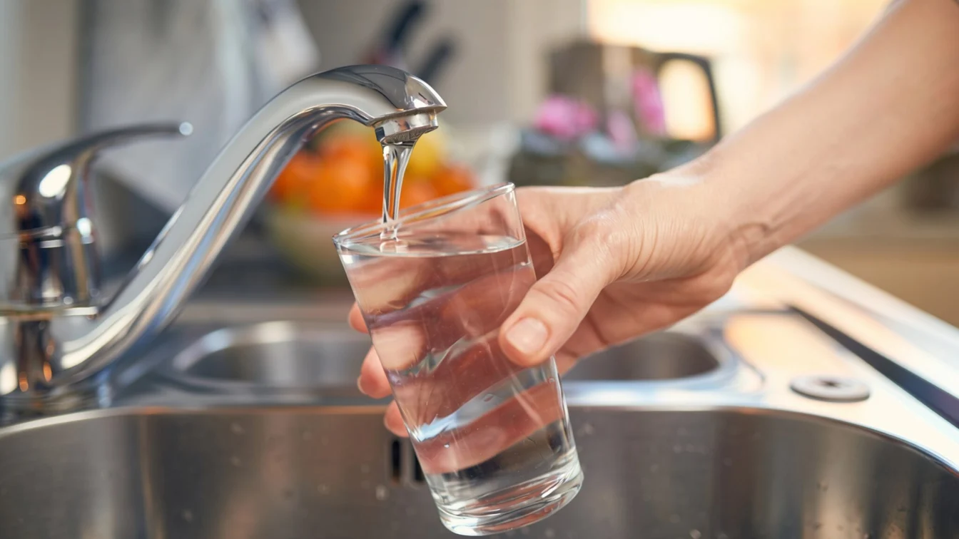 Apa sărată de la robinet crește riscul de hipertensiune cu 26%