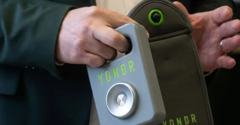 Telefonul la birou devine istorie. Decizia radicala luata de tot mai multe companii