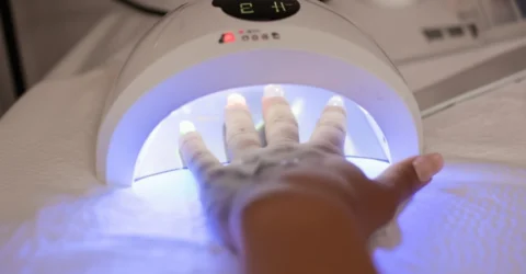 Manichiura cu gel iti distruge unghiile? Adevarul despre riscurile ascunse