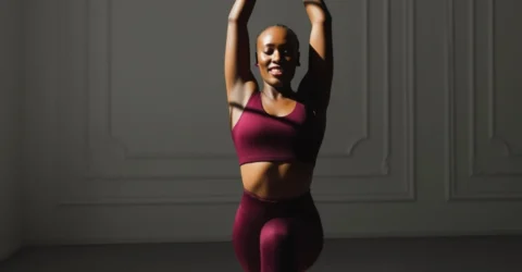 Uita de genuflexiuni 6 miscari Pilates esentiale pentru orice alergator