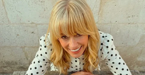 Pantalonii din in care subtiaza talia. Secretul vedetei TV pentru vremea capricioasa