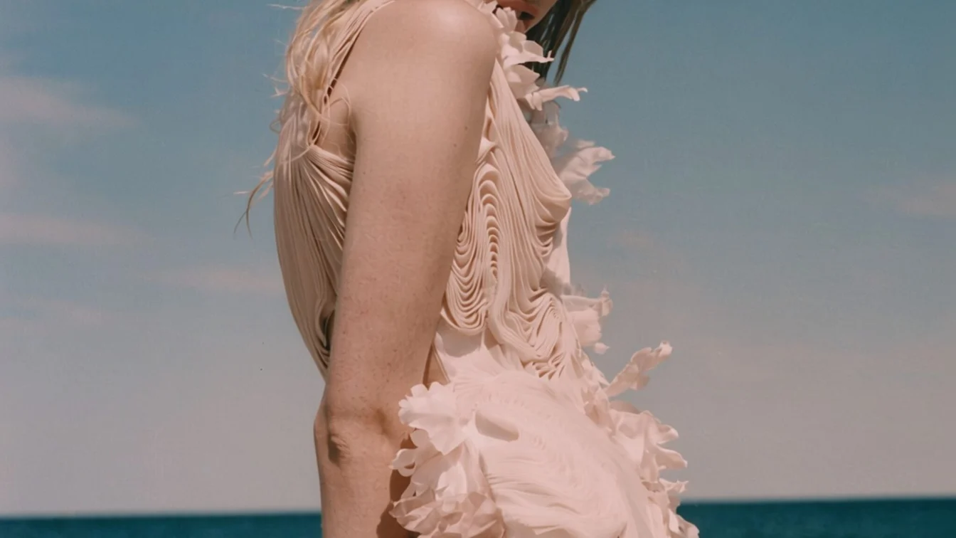 5 parfumuri de vară care te transportă instant în vacanță în 2026