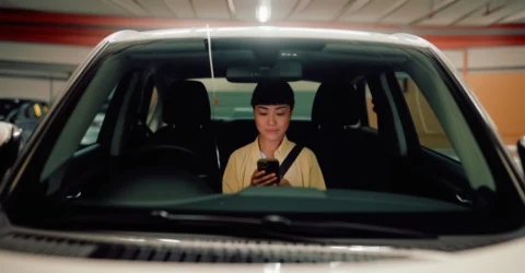 Cum îți poți schimba tensiunea în 5 minute stând în mașina parcată acasă