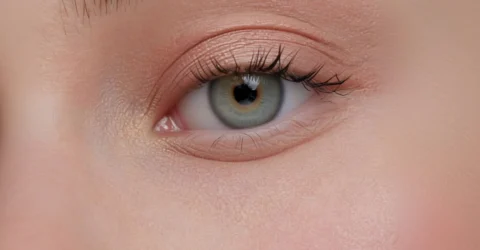 Cele 4 tipuri de peptide care luptă cu pungile de sub ochi și ce trebuie să știi