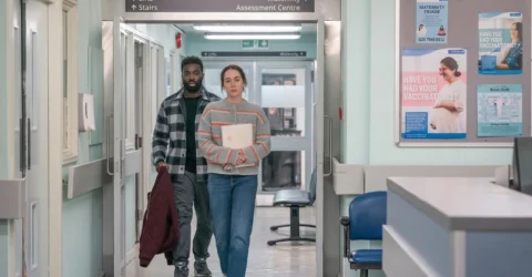 Durerea care te face sa schimbi canalul. Ce faci cand un serial iti redeschide ranile