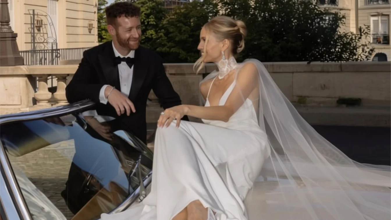 Nunta cu 3 rochii de mireasă devine noul standard pentru 91% din cupluri