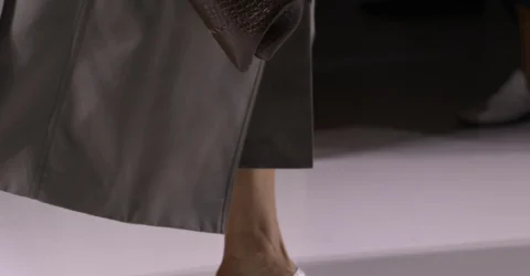 Sabotii de 140 de dolari purtati de Zendaya anunta noul trend al verii 2026