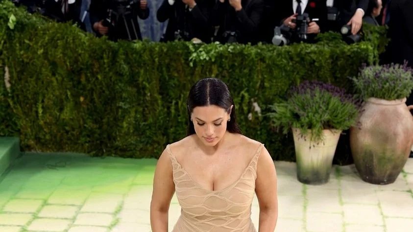 Surpriza uriasa la Met Gala 2026. Adevarul despre rochia purtata de Ashley Graham