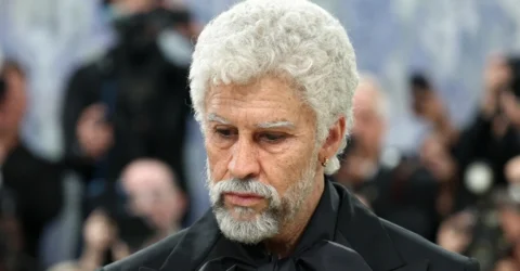 Surpriza uriasa pe covorul rosu. Cum a aparut artistul de 32 de ani