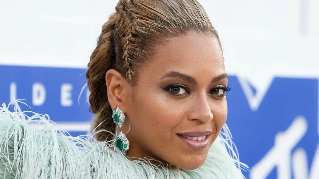 Beyonce smiling