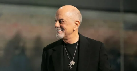 Billy Joel, tată mândru la absolvirea fiicei. Artistul apare într-o formă mai bună