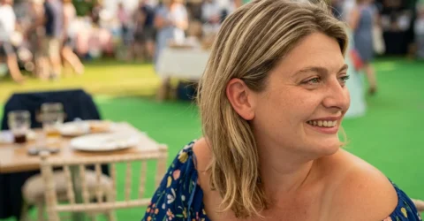 Jurnalista Bryony Gordon a ales divortul de somn. Aproape 15% din cupluri dorm in camere separate