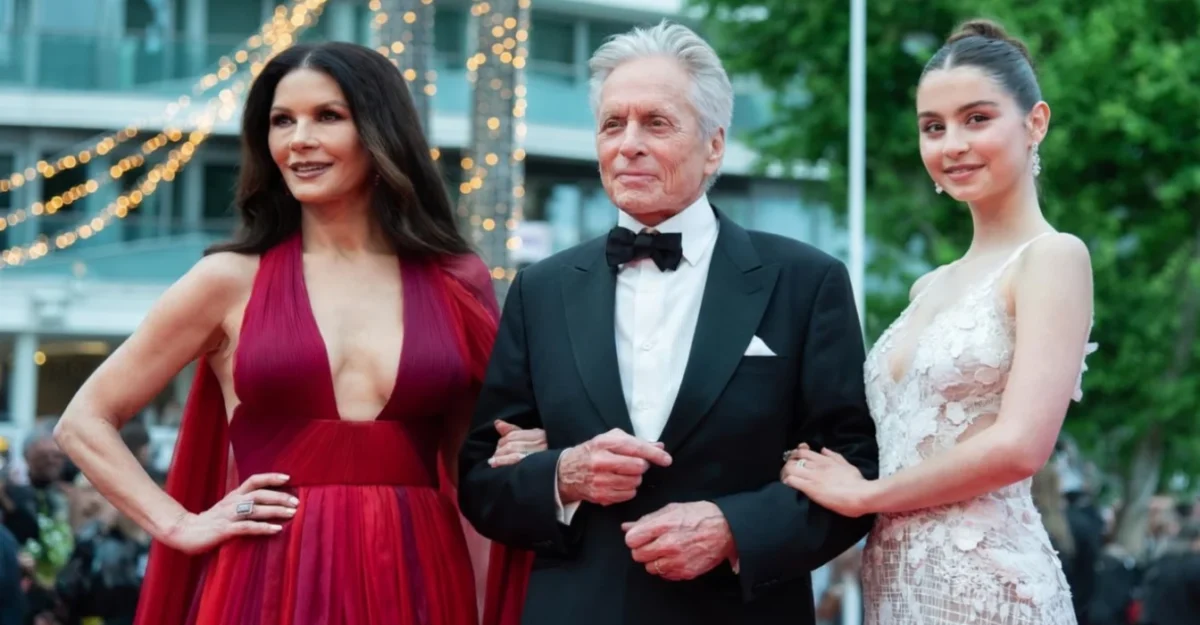 Fiica lui Michael Douglas, Carys, debutează în teatru. A ales o producție independentă la New York.