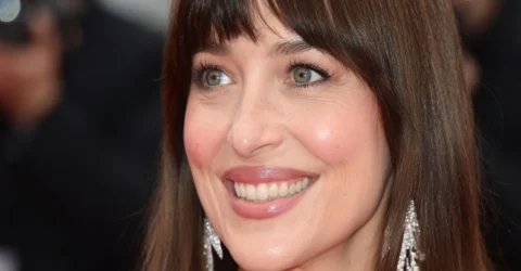 Imaginile cu Dakota Johnson care au stârnit controverse. Ce detaliu a împărțit internetul în două