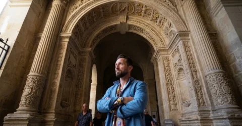 Dani Oțil a plâns la TV. A vorbit deschis despre îndoielile sale ca tată, dedicând un mesaj fiului.