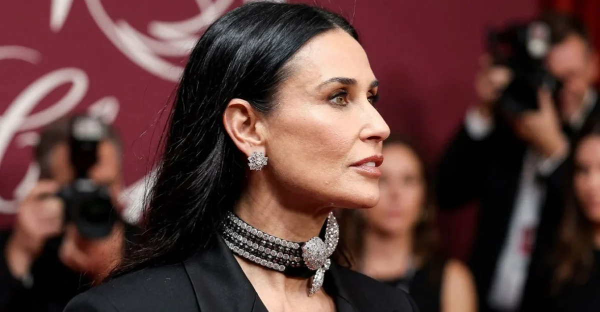 Demi Moore, tunsa bob la Cannes. Actrita a renuntat la parul lung, emblematic.