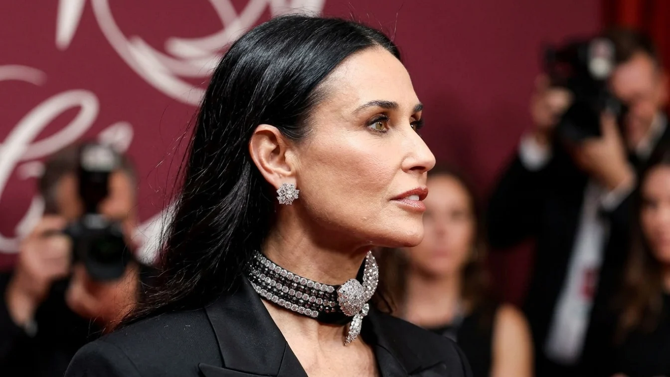 Demi Moore, tunsa bob la Cannes. Actrita a renuntat la parul lung, emblematic.