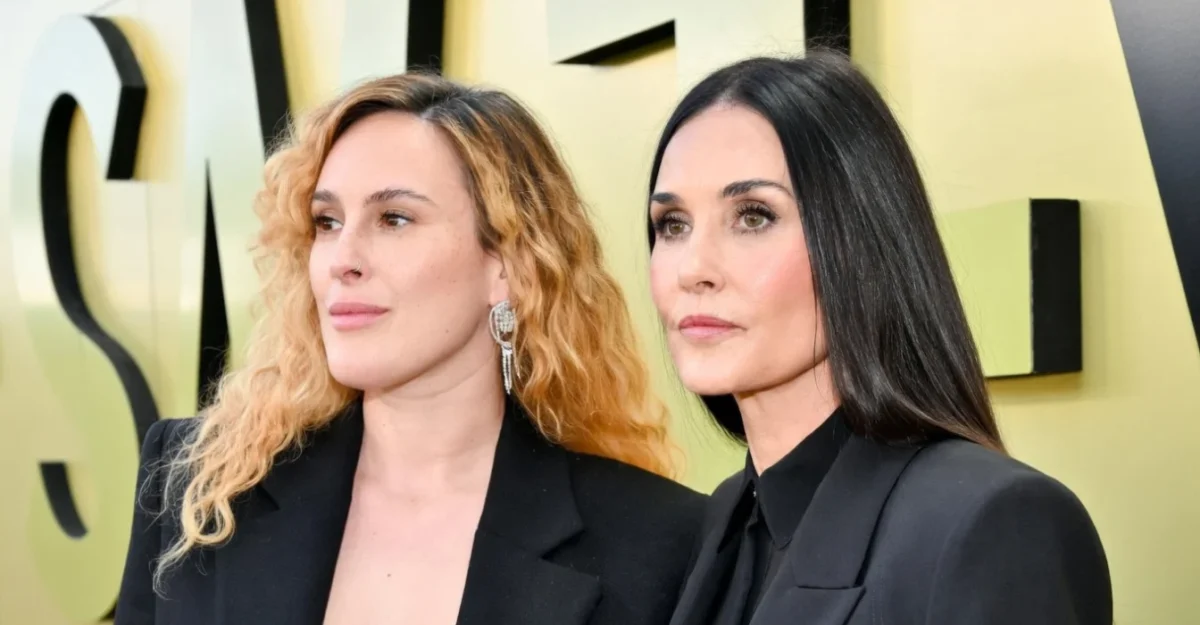 Demi Moore a depus acte în instanță în procesul de custodie al lui Rumer Willis. Actrița îl acuză pe fostul iubit de comportament agresiv.