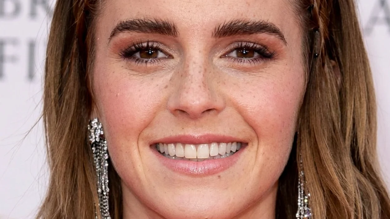Emma Watson, apariție relaxată pe terenul de sport. Actrița a jucat pickleball.