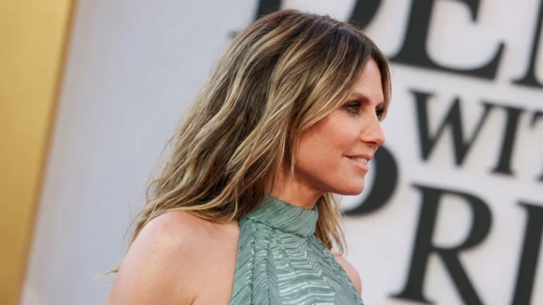 Nimeni nu se astepta la asta. Cum a aparut Heidi Klum la Met Gala la 52 de ani