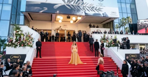 Heidi Klum atrage toate privirile la Cannes. Ce a purtat vedeta pe covorul rosu