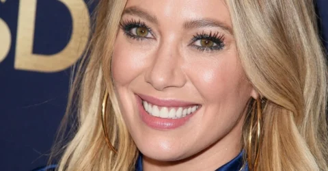 Hilary Duff a pozat pentru Sports Illustrated Swimsuit. Actrița refuză costumele de baie bikini.