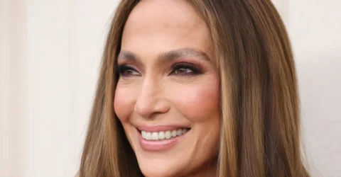 Jennifer Lopez, apariție spectaculoasă la 56 de ani. Vedeta a atras toate privirile la premiera „Office Românce”