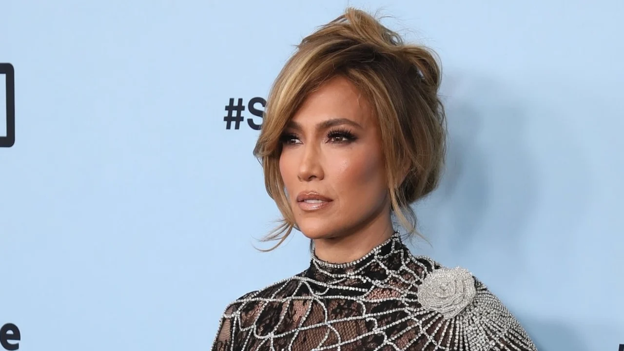 Copilul lui Jennifer Lopez, Emme, și-a dezvăluit o nouă identitate de gen la 18 ani. Și-a schimbat numele.