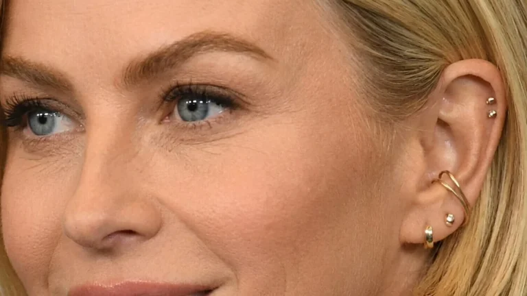 Revolta pe internet dupa ultima poza a Juliannei Hough. Detaliul care a suparat fanii