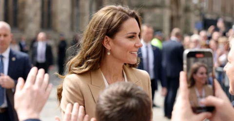 Surpriza uriasa pentru fanii regali. Ce a ascuns Kate in tinuta ei