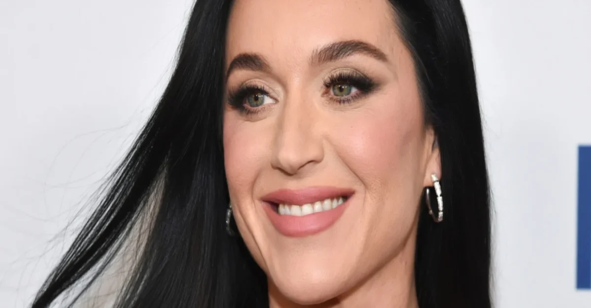 Transformarea fizică a lui Katy Perry, criticată de fani. Artista a filmat un videoclip în Spania.