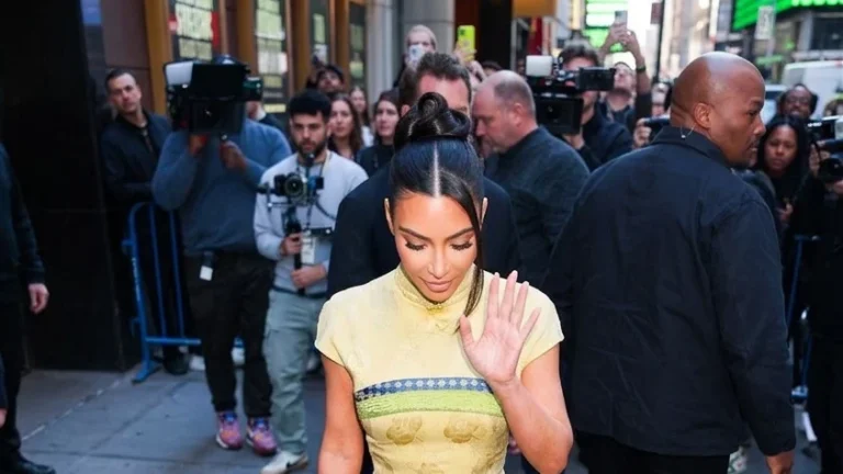Surpriza uriasa pe Broadway. Cum a aparut Kim Kardashian inainte de Met Gala 2026