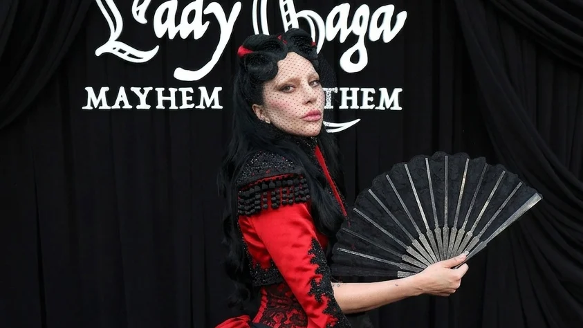 Ce s a intamplat la premiera lui Lady Gaga. Rochia veche de 27 de ani care a oprit timpul