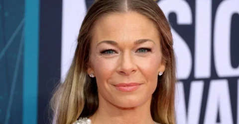 LeAnn Rimes a anulat concertele din cauza bolii. A facut tratament de 45.000 de dolari in Nashville