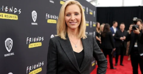 Lisa Kudrow il confrunta pe Andy Cohen in direct. Actrita acuza productia RHOBH de scene regizate