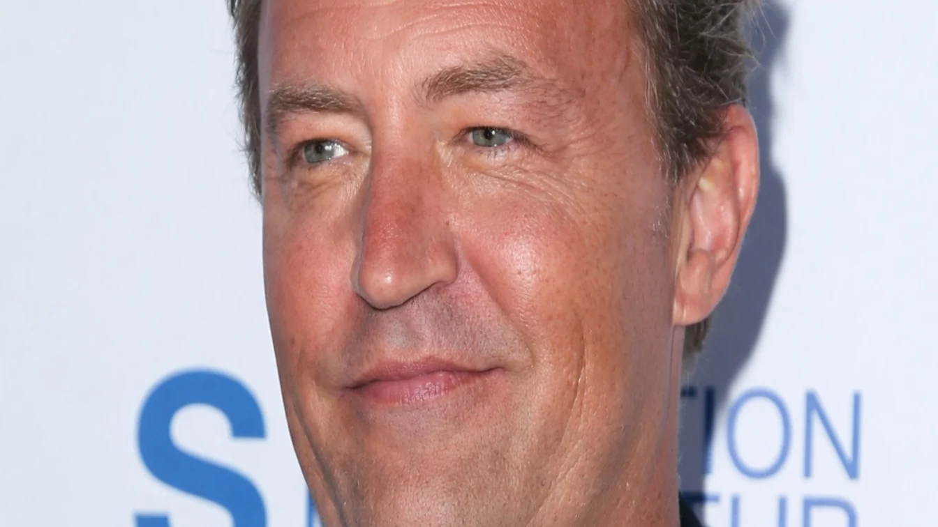 Licitație cu obiecte Matthew Perry la Dallas. Fondurile merg către fundația actorului.