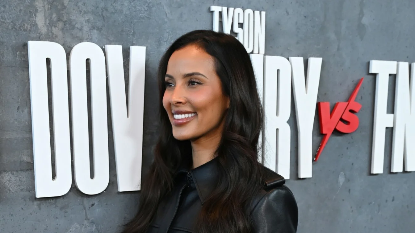 Imaginile cu Maya Jama care au blocat internetul. Cum a aparut vedeta la plaja