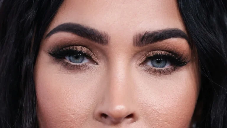 Megan Fox, imagini de la ziua ei. Actrița vorbește despre presiunea perfecțiunii.