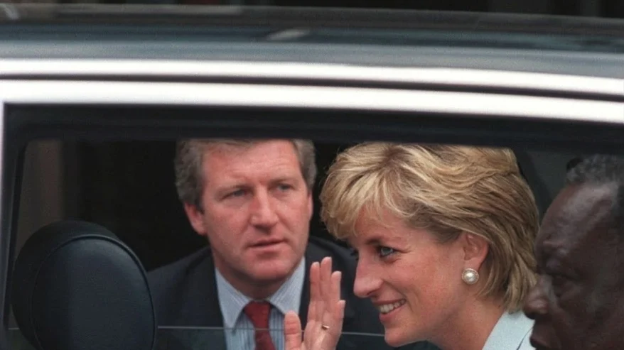 Princess Diana waving
