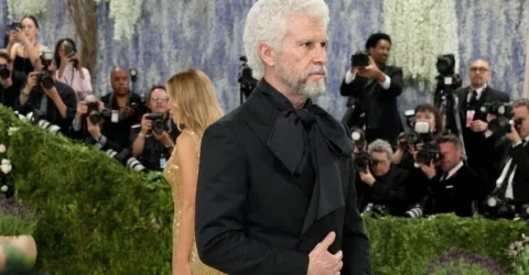 Nimeni nu se astepta la asta. Cum a aparut un artist celebru imbatranit cu 50 de ani la Met Gala