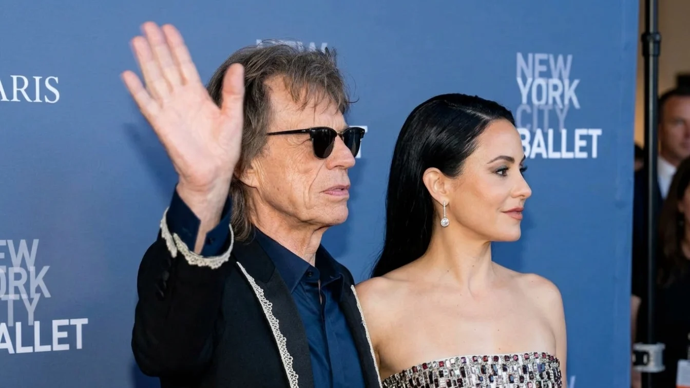 Surpriza uriasa pe covorul rosu. Cum a aparut Mick Jagger la 81 de ani alaturi de iubita sa