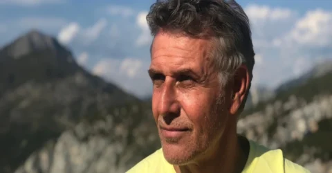Doliu pentru fanii serialului Emily în Paris. Ce boală cumplită a mai răpit un actor iubit