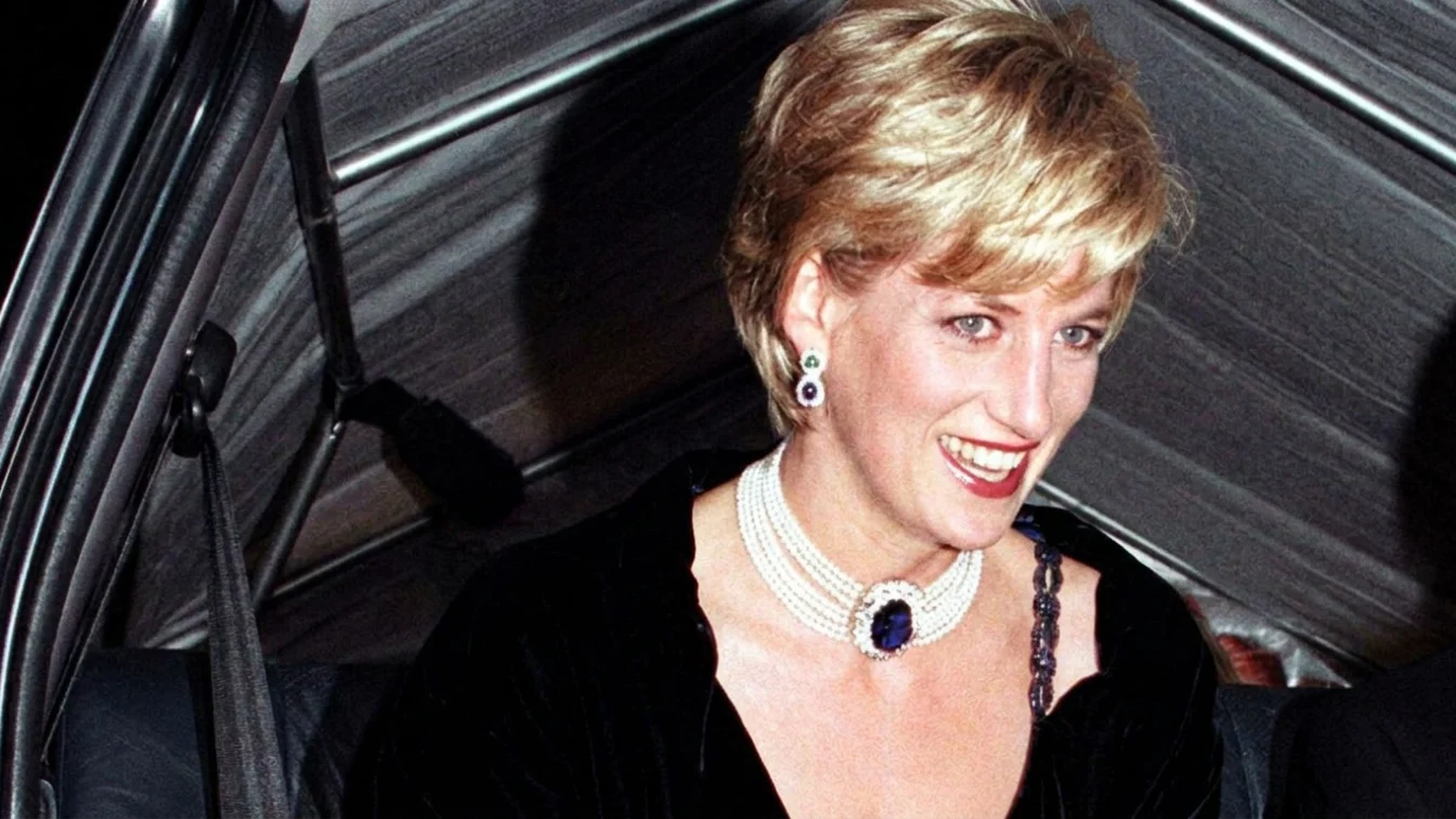 S-a aflat adevarul despre rochia Printesei Diana din 1996. De ce a vrut sa renunte la ea