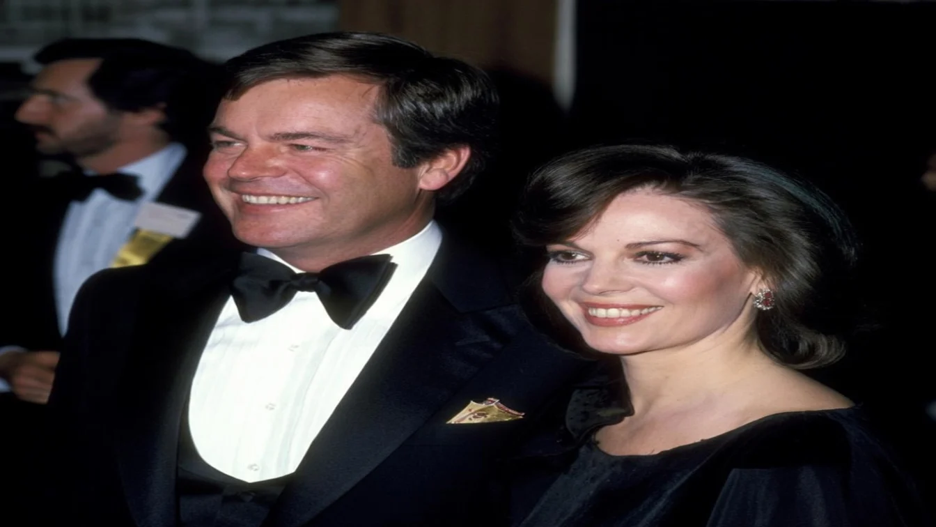 Hart To Hart star Robert Wagner, 95, shares rare photo with Natalie Wood's daughter