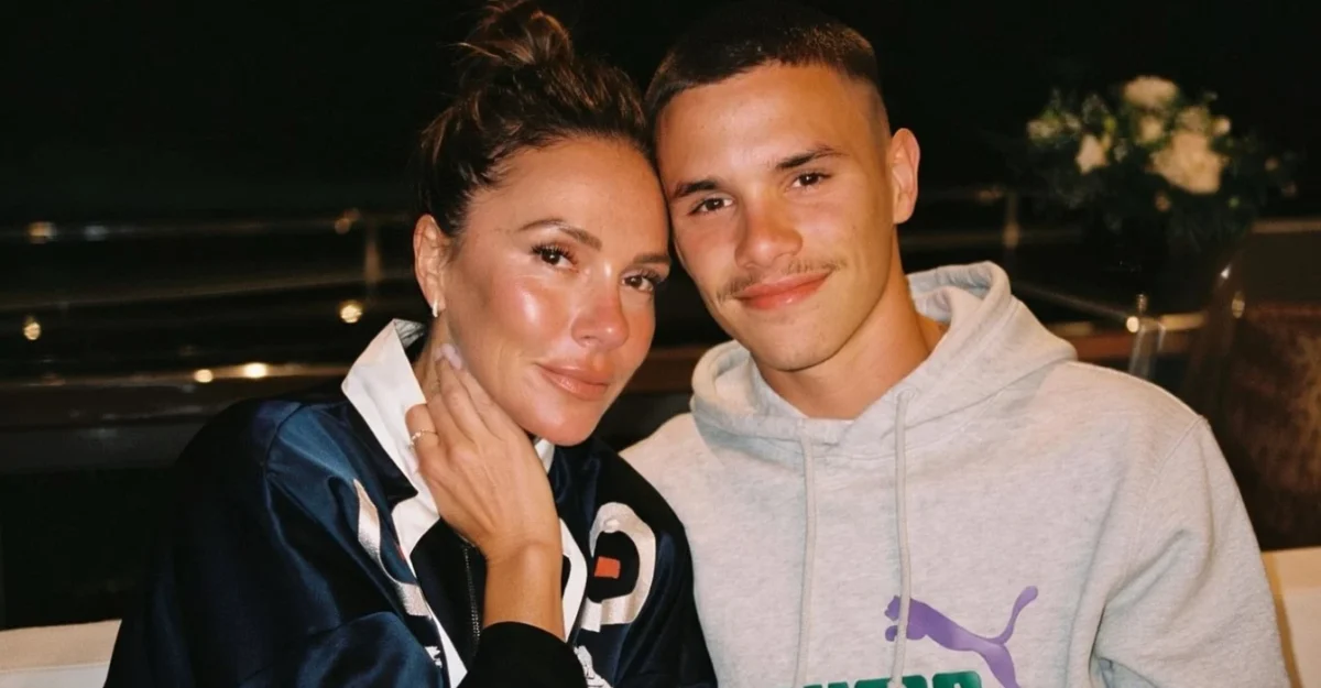 Romeo Beckham, la 23 de ani, lansează propria colecție de modă. Intra este o afacere de familie.