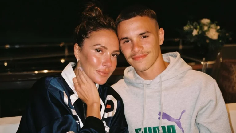 Romeo Beckham, la 23 de ani, lansează propria colecție de modă. Intra este o afacere de familie.